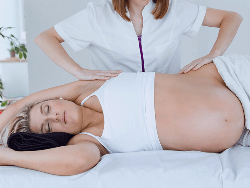 Massage giúp cải thiện giấc ngủ cũng như mô hình giấc ngủ của em bé trong bụng