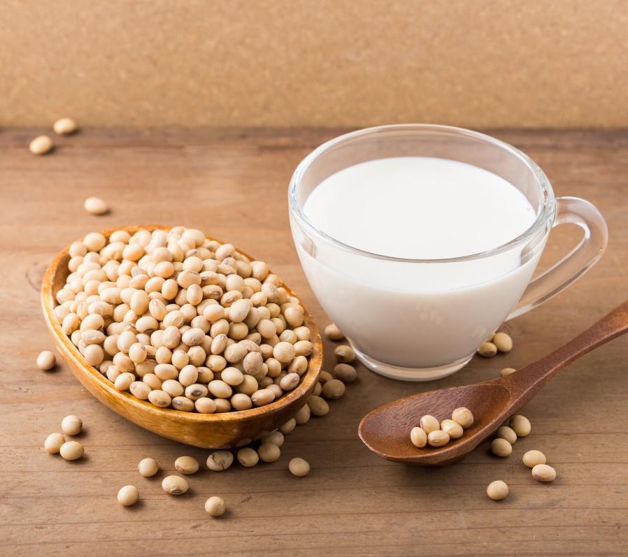 Sữa đậu nành chứa nhiều dưỡng chất tốt cho cơ thể.