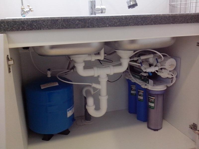 Chọn vị trí lắp đặt máy lọc nước ở phía dưới bồn rửa