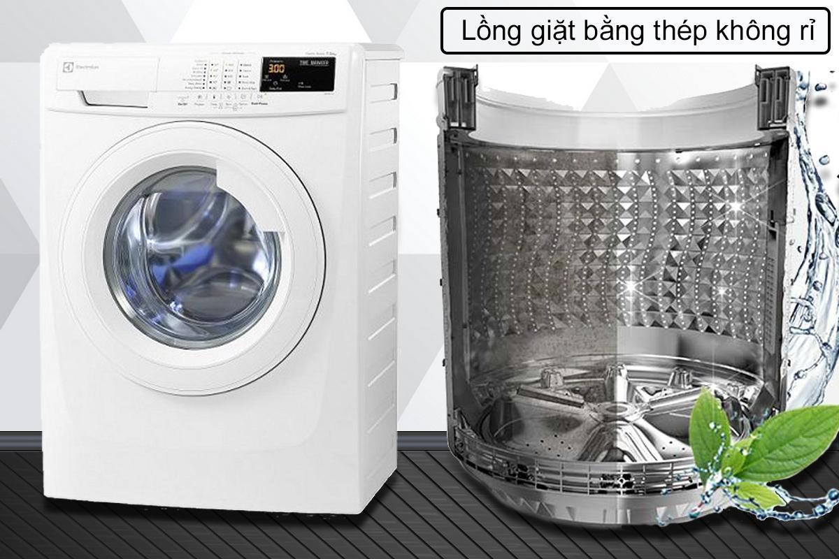 Lồng giặt bằng thép không rỉ của máy giặt Electrolux Inverter 8kg EWF8025 giúp bảo vệ sợi vải