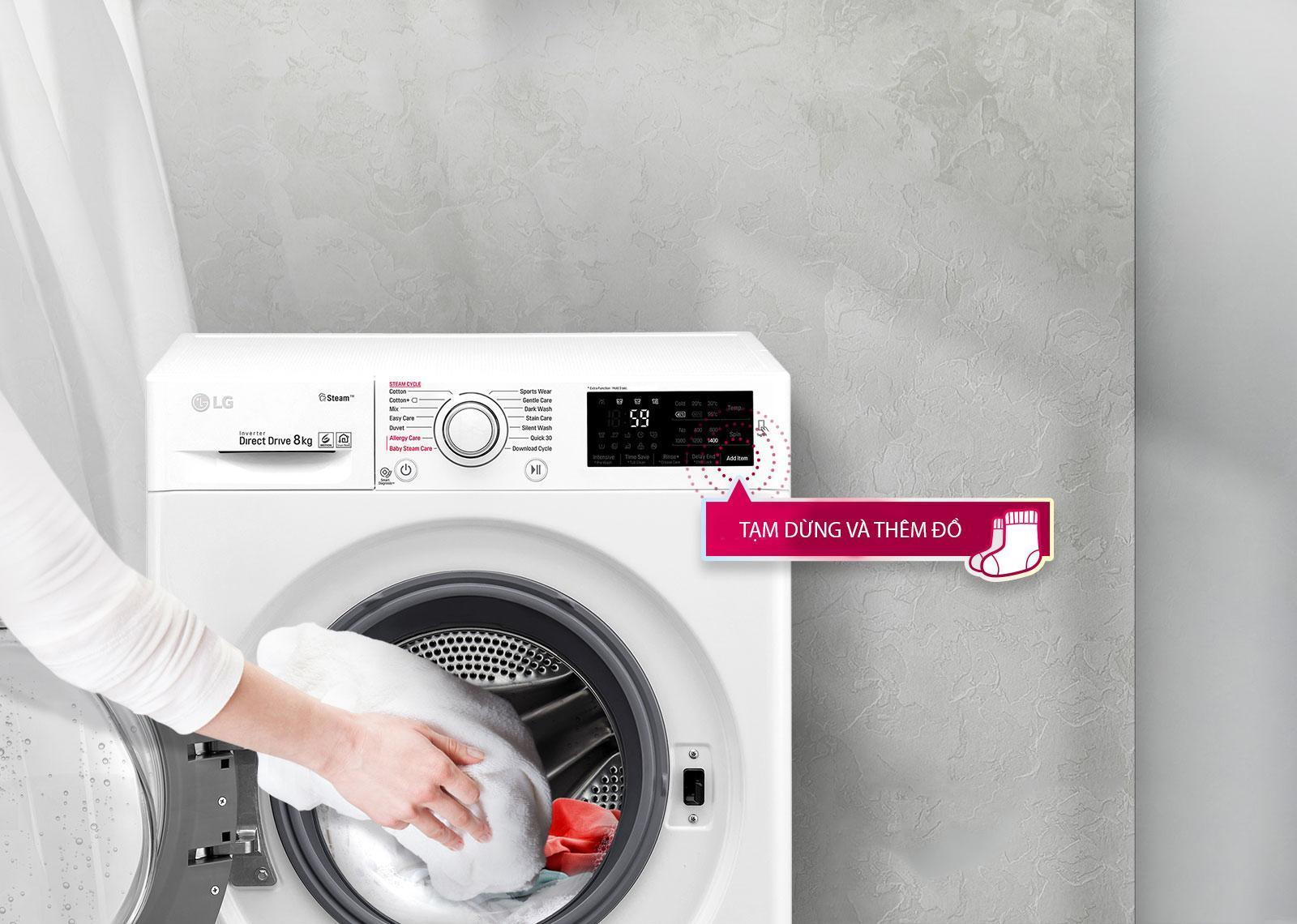 Bạn có thể tạm dừng và thêm đồ vào với máy giặt LG FC1408S4W2 