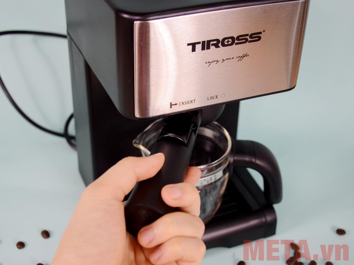 Sử dụng máy pha cà phê Tiross đơn giản và dễ dàng