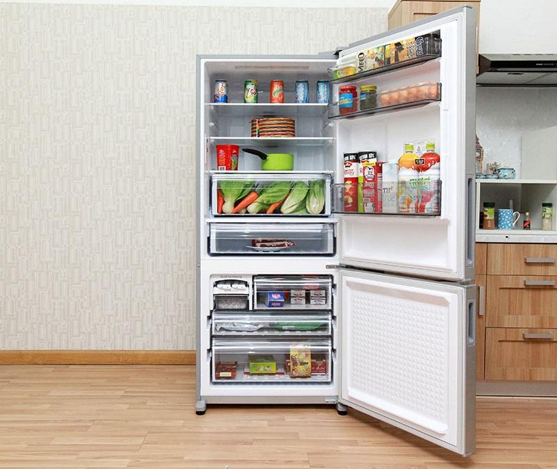 Tủ lạnh 3 cửa Hitachi đặc biệt phù hợp với gia đình có nhiều thành viên