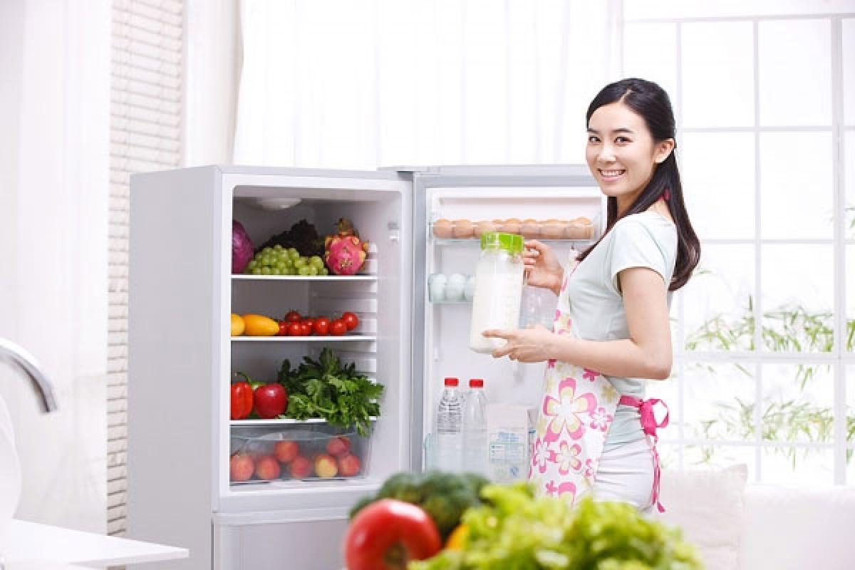 Điều chỉnh nhiệt độ phù hợp giúp tiết kiệm điện năng và đảm bảo độ tươi ngon của thực phẩm 
