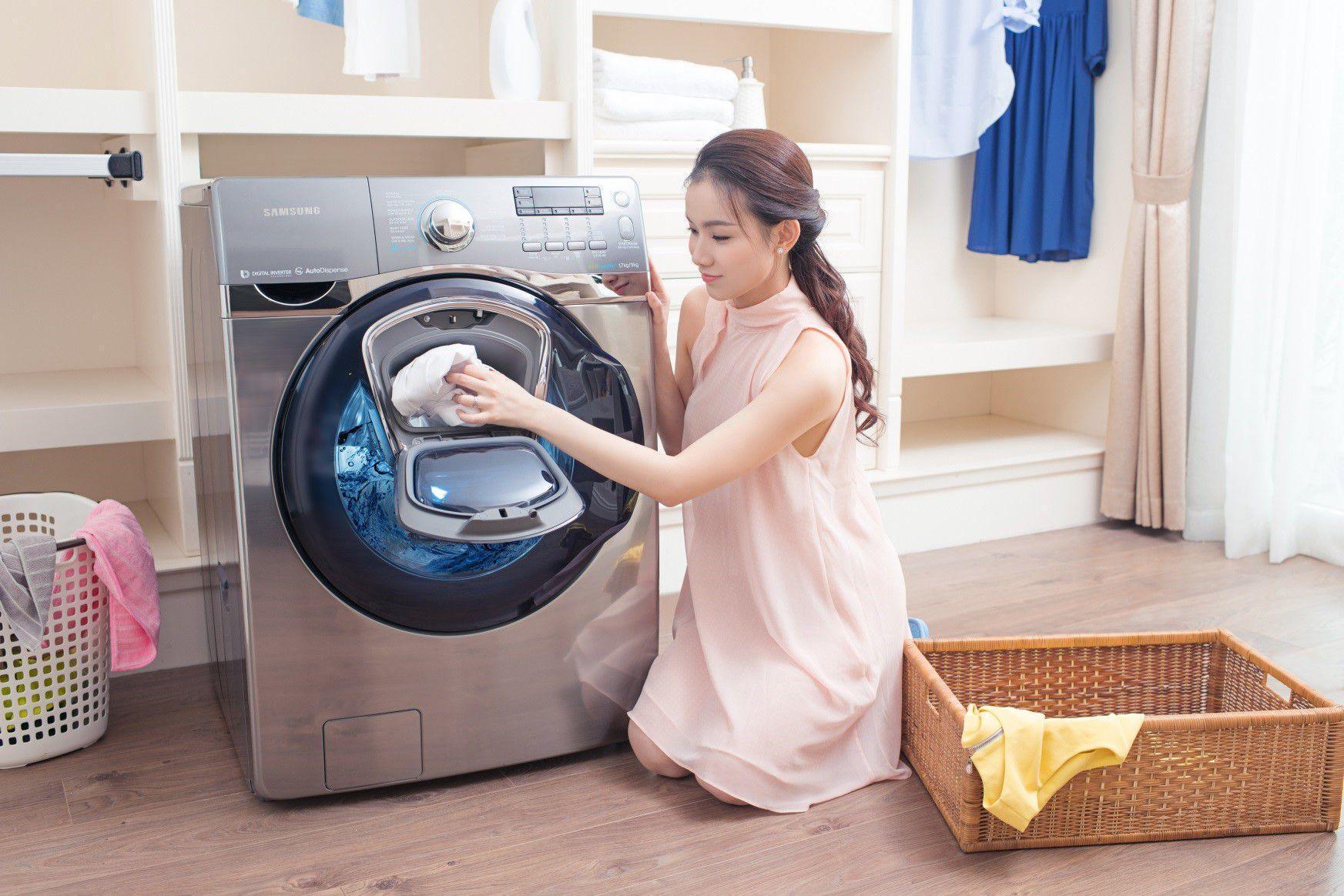 Với các tùy chọn bổ sung bạn có thể hẹn giờ hay chọn nhiệt độ nước giặt phù hợp. 