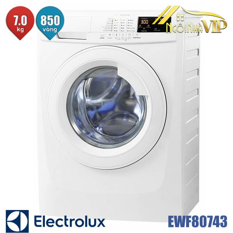 Máy giặt của Electrolux có thiết kế đẹp và chạy ổn định