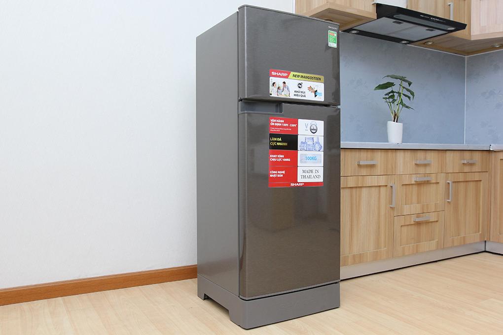 Tủ lạnh Sharp SJ-X196E với kích thước nhỏ gọn, khống chiếm quá nhiều diện tích không gian bếp